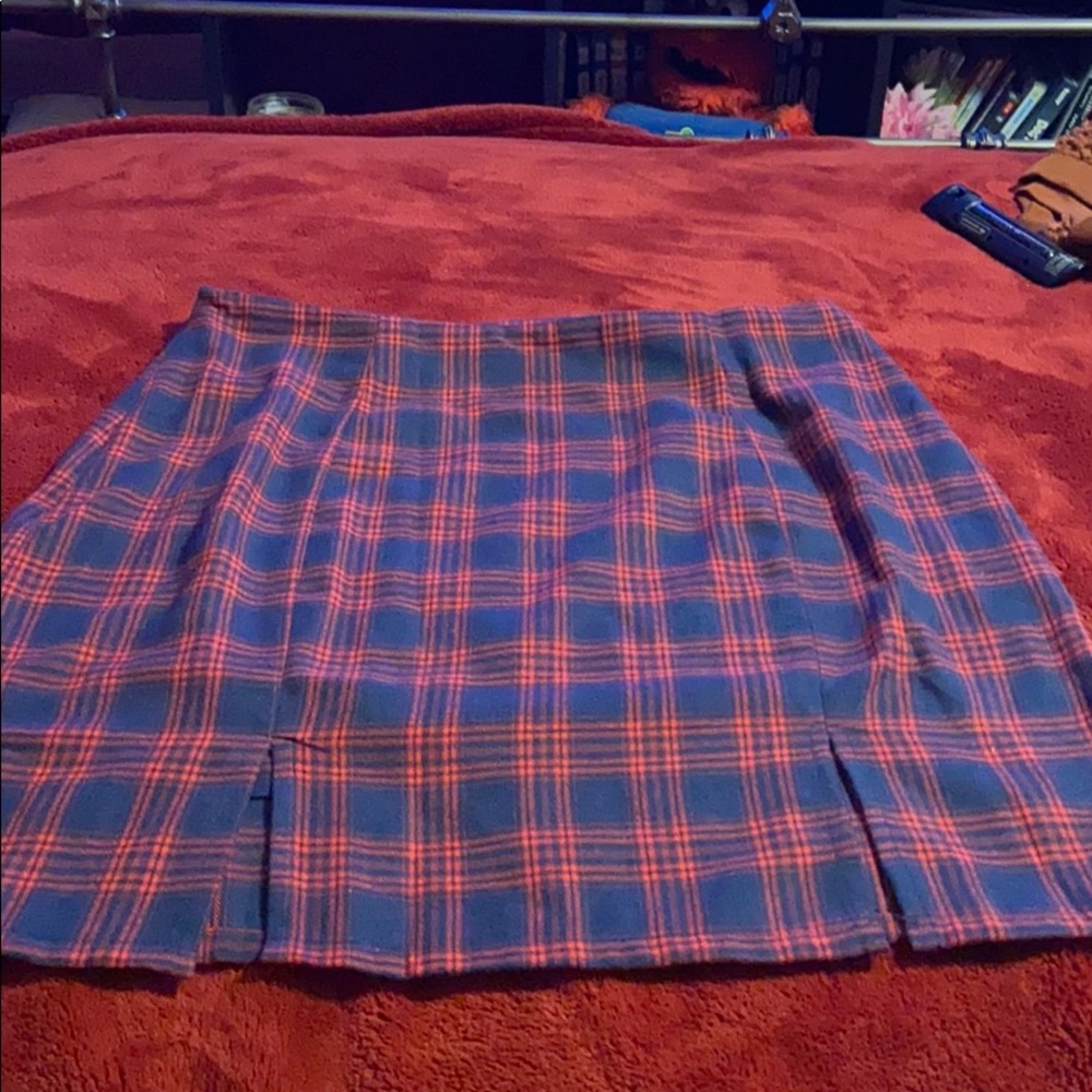 Plaid skirt w front slits super cute Xl